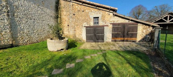 Дом с 5 спальнями в Rouille, Франция № 198788 5