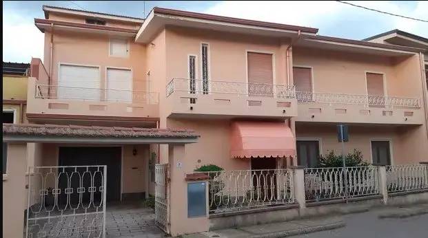 7-salle Appartement à Ghilarza, Italy No. 84237