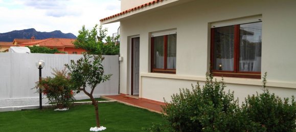 Дом с 4 комнатами в Капотерра, Италия № 106105 13