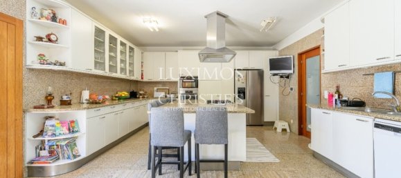 4 bedrooms Villa in Matosinhos, Portugal No. 111819 9