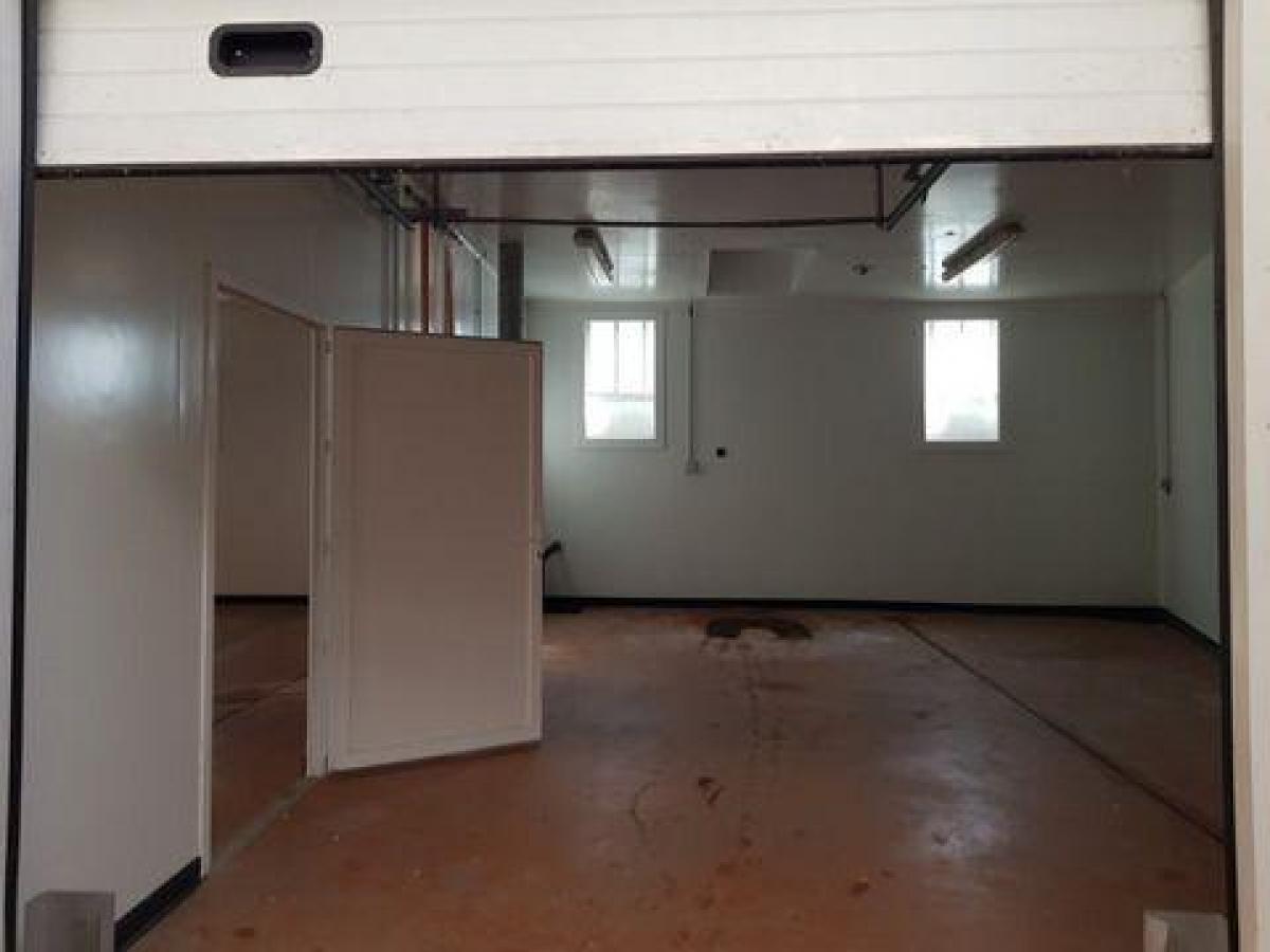 420m² Office in Luzech, France No. 19426