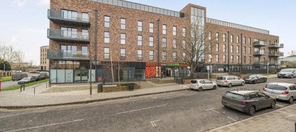 3 bedrooms Apartment in London, United Kingdom No. 7811 17