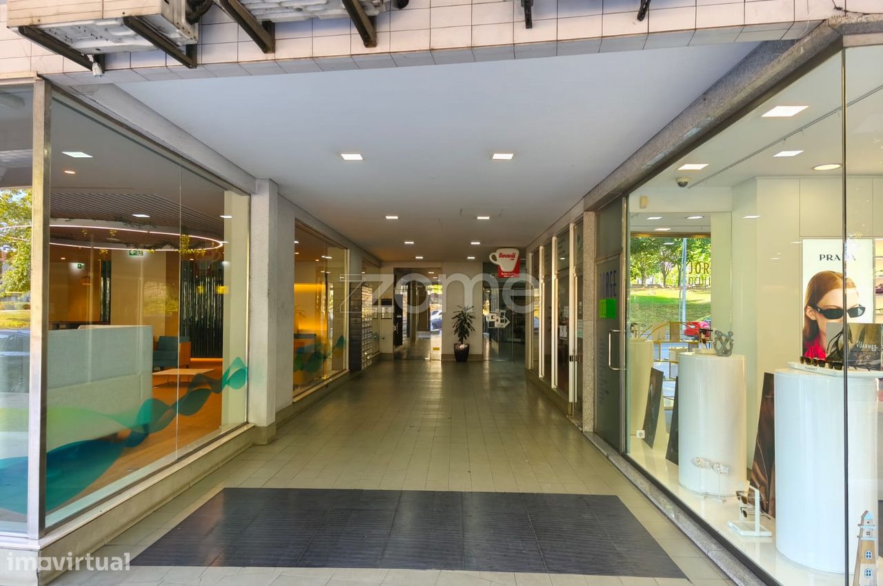 Propiedad comercial en Trofa, Portugal 37 m² No. 299416