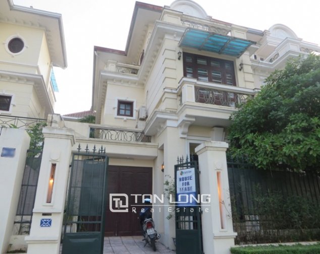 Вилла с 4 спальнями в Тэйхо, Вьетнам № 3574