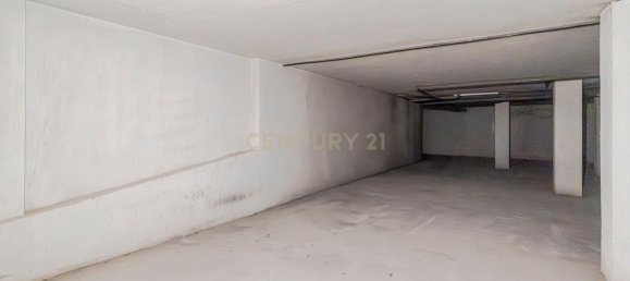 317m² Garage in Santa Fe, Spain No. 169063 5
