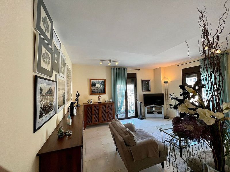 Apartamento de 3 dormitorios en Fuengirola, Spain No. 228578