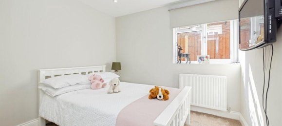 4 bedrooms House in Bushey, United Kingdom No. 6193 11