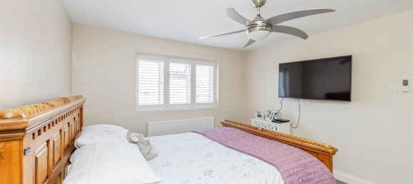 4 bedrooms House in Bushey, United Kingdom No. 6193 19