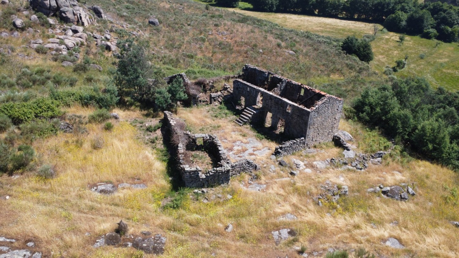  Land in Algodres, Portugal No. 297060