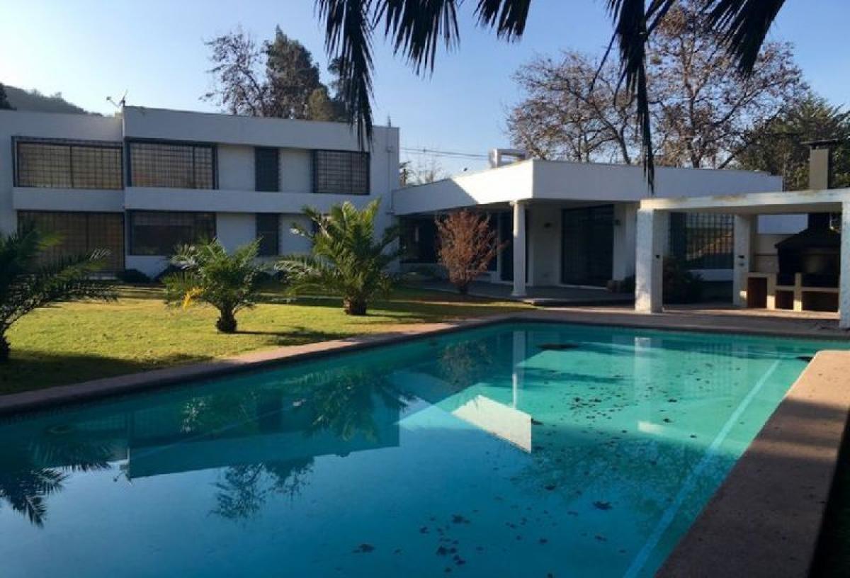 4 bedrooms House in Santiago, Chile No. 5115