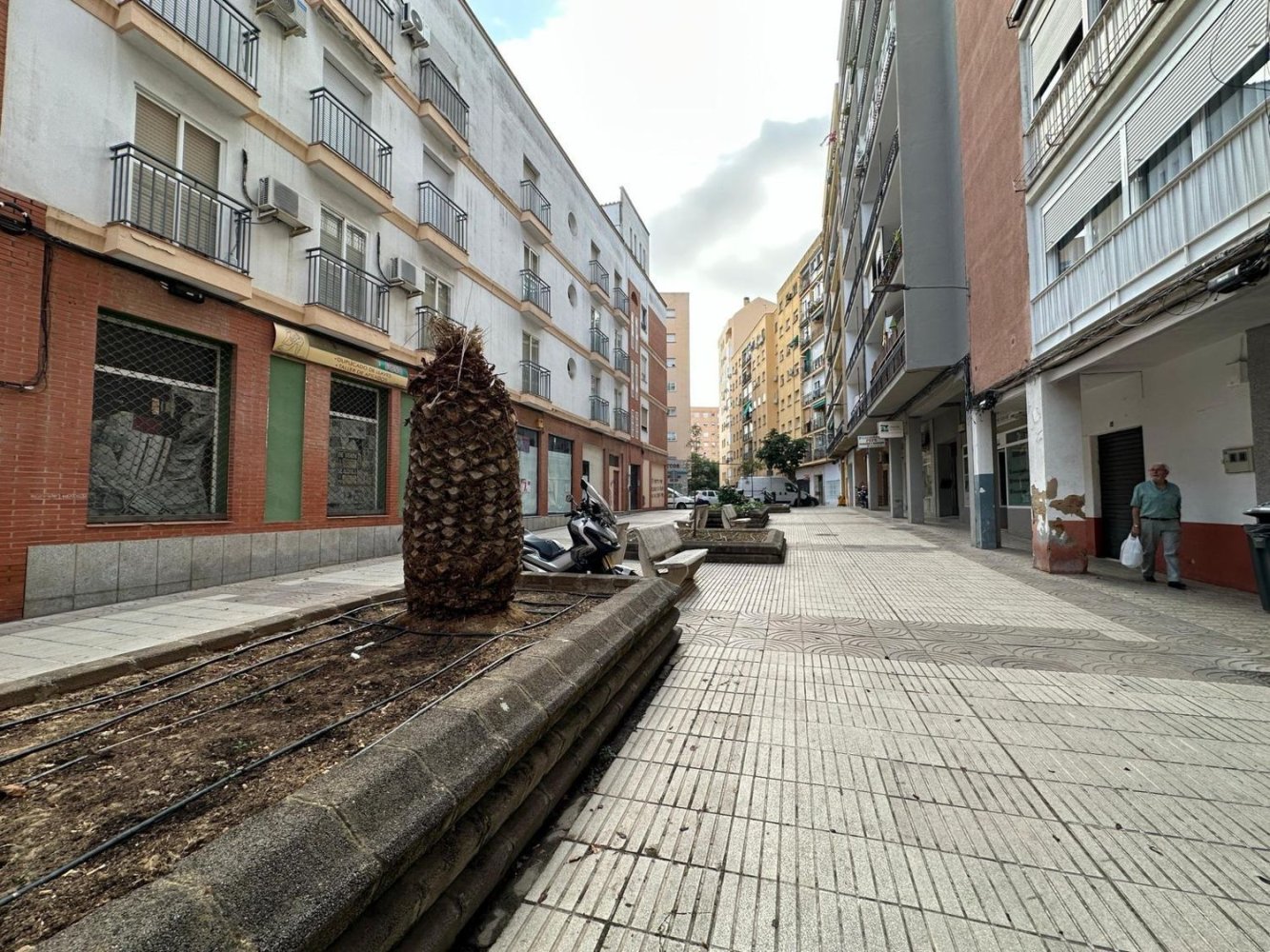 3 bedrooms Apartment in Badajoz, Spain No. 232145