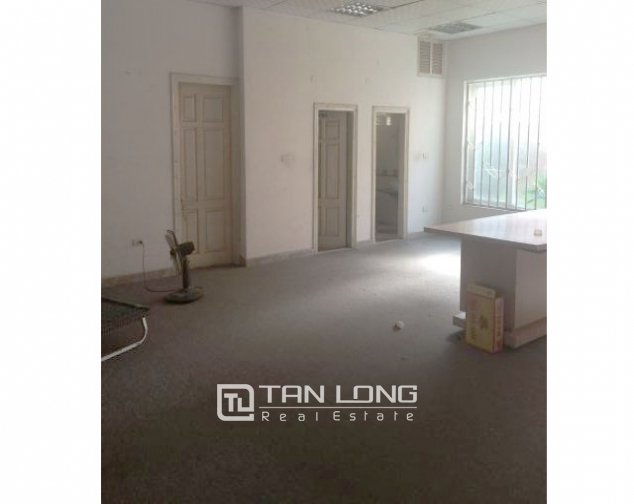 300m² House in Tay Ho, Vietnam No. 2450