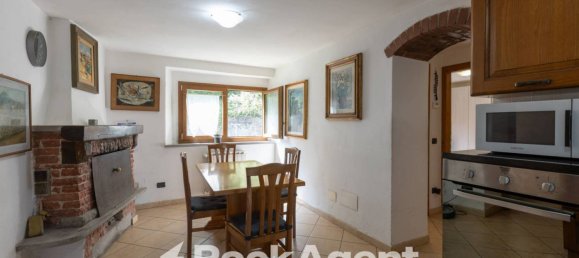 2 bedrooms House in Firenzuola, Italy No. 297655 3