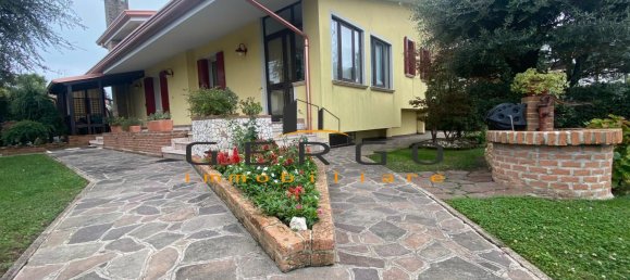 7 rooms House in Eraclea, Italy No. 2904 44