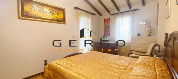 7 rooms House in Eraclea, Italy No. 2904 24