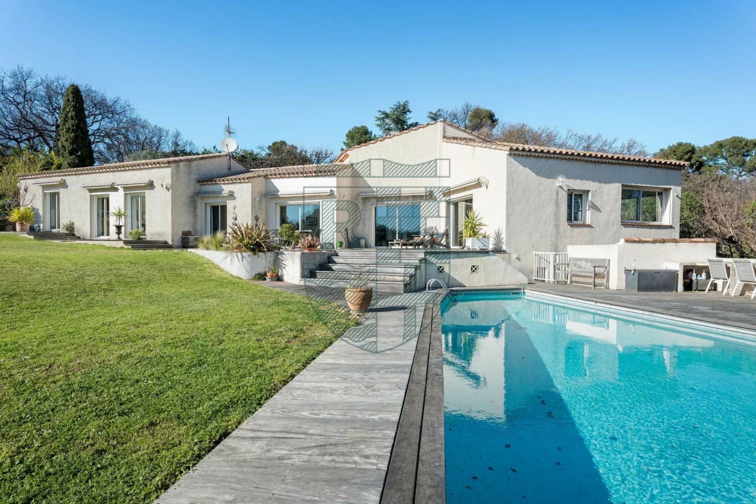 Дом с 6 спальнями в Марсель, Франция № 192863