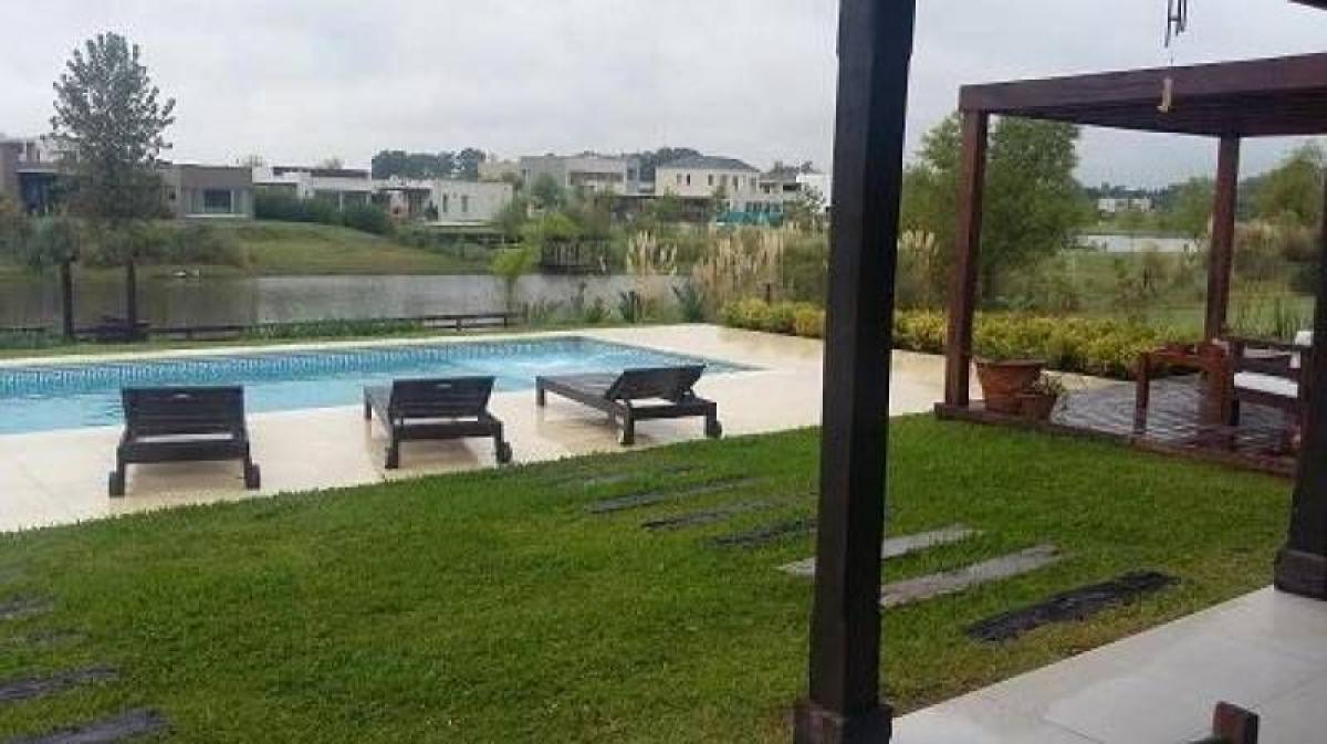 4 bedrooms House in Tigre, Argentina No. 91328