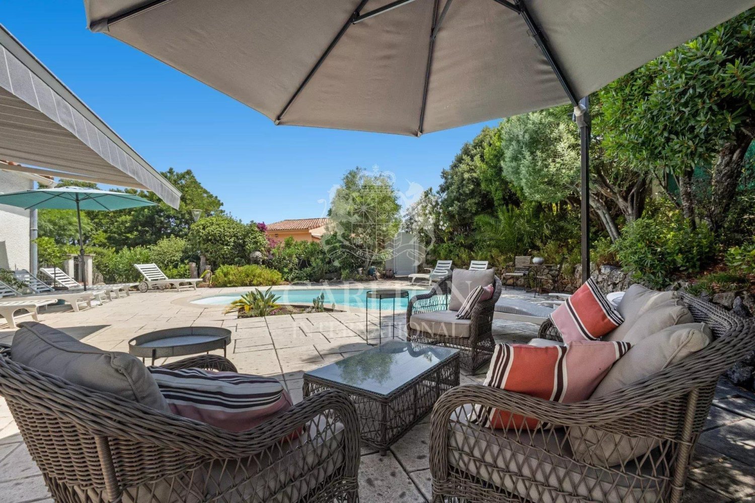 8 bedrooms Villa in Roquebrune-sur-Argens, France No. 303945