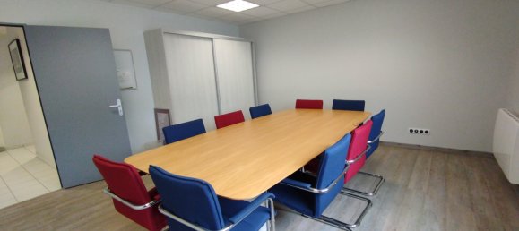 Propiedad comercial en Chateaudun, France 710 m² No. 67734 11