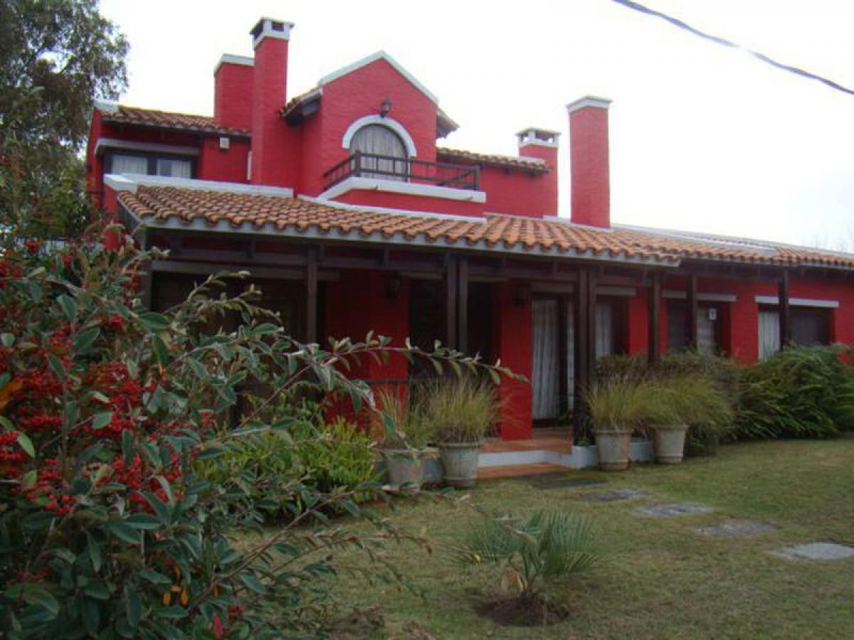 Дом с 4 спальнями в Мальдонадо, Уругвай № 7294