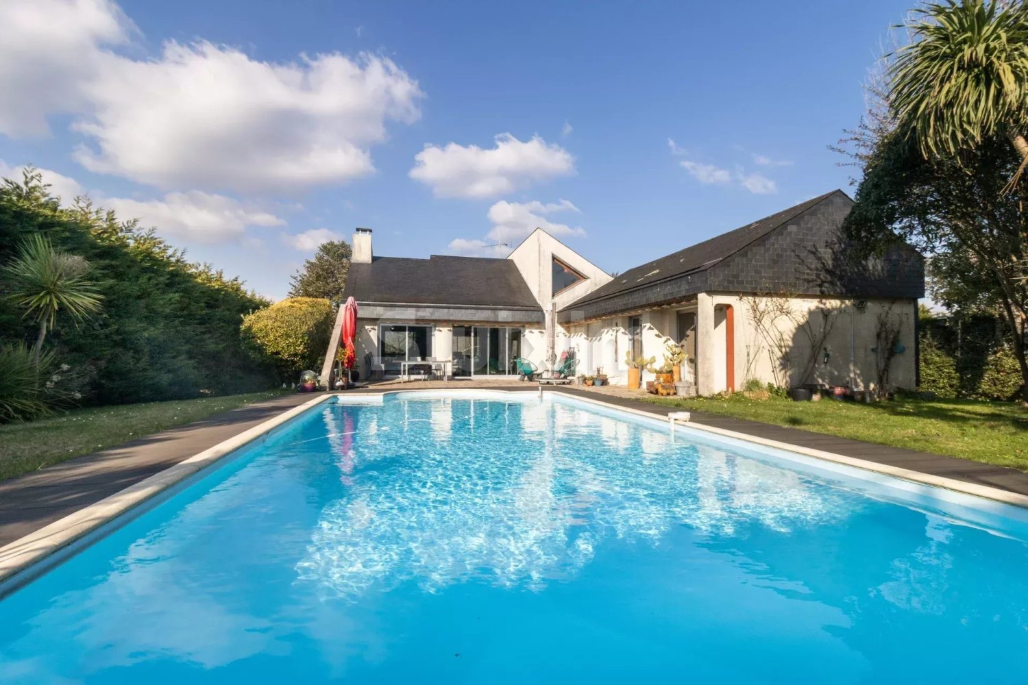 Villa de 4 dormitorios en Le Pouliguen, France No. 95561