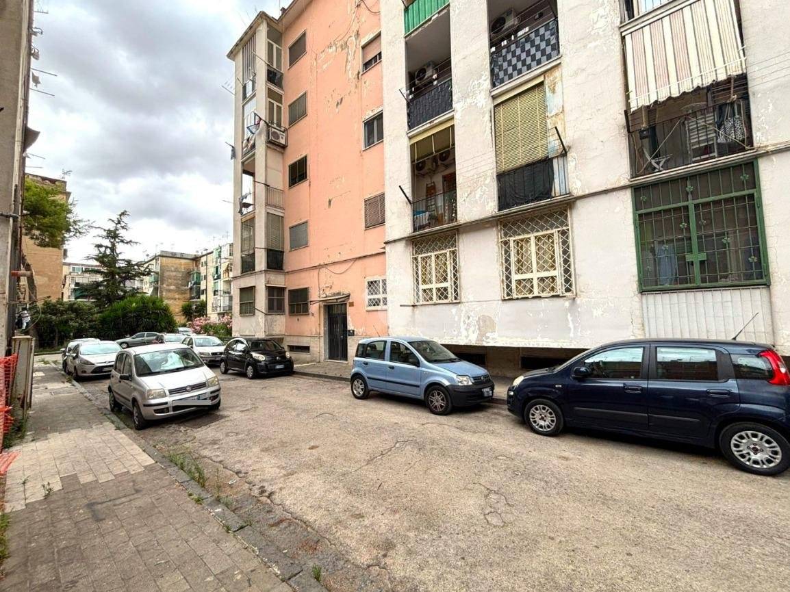 3 Schlafzimmer Wohnung in Naples, Italy, Nr. 257538