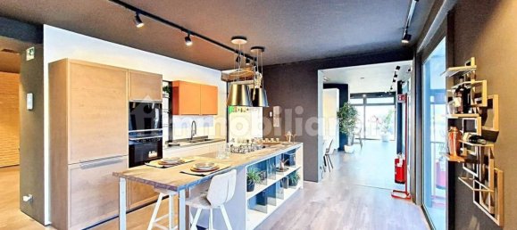 عقار تجاري في Reggio Emilia, Italy 272متر مربع رقم 316135 8