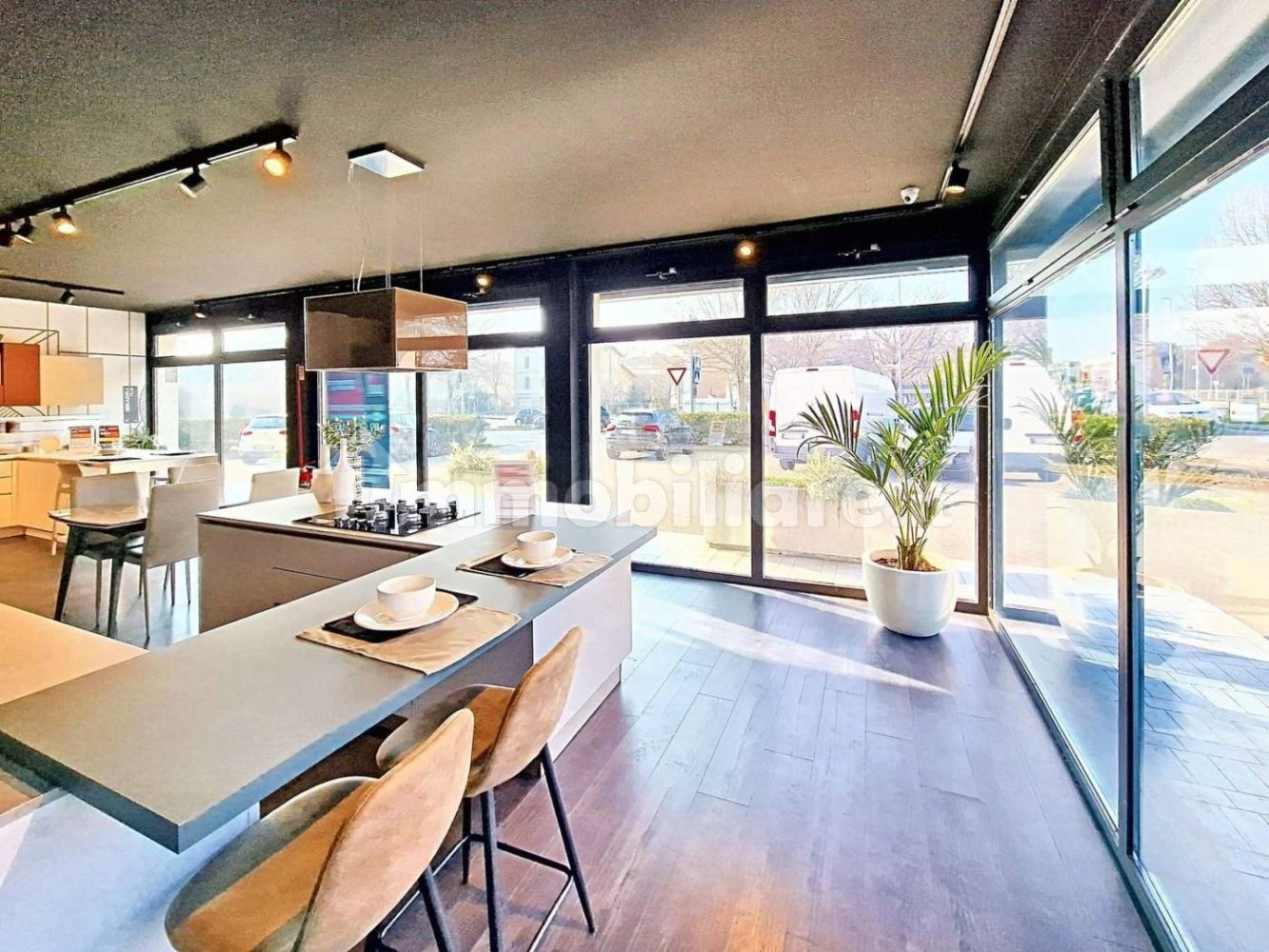  عقار تجاري في Reggio Emilia, Italy 272متر مربع رقم 316135