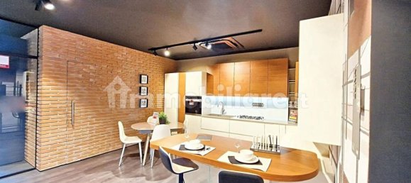 عقار تجاري في Reggio Emilia, Italy 272متر مربع رقم 316135 16