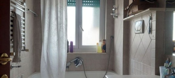 3 rooms Apartment in Rome, Italy No. 200108 8