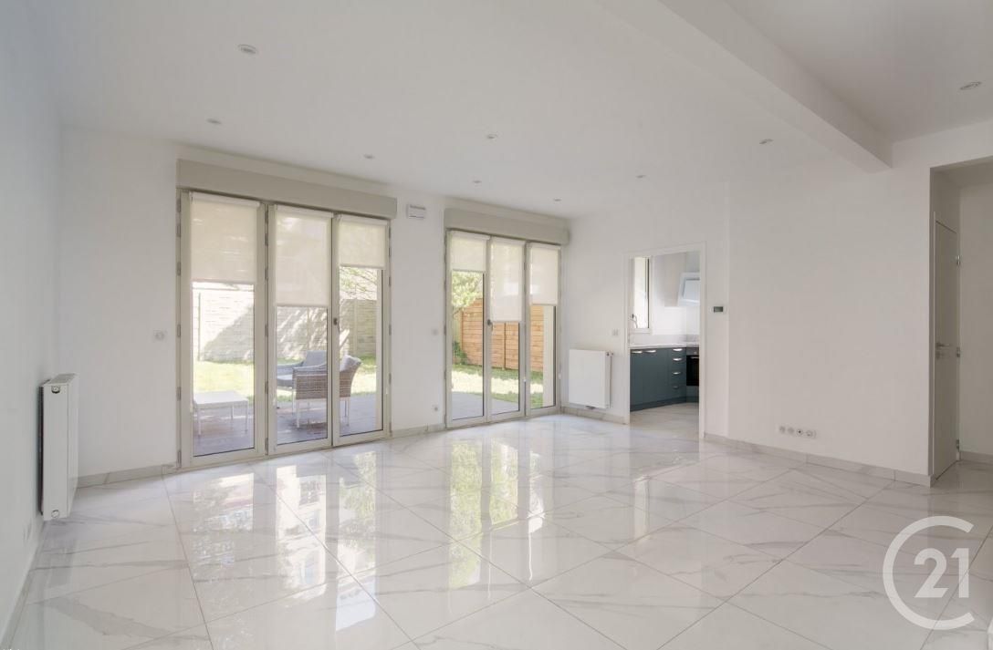 3 bedrooms House in Maisons-Alfort, France No. 171447