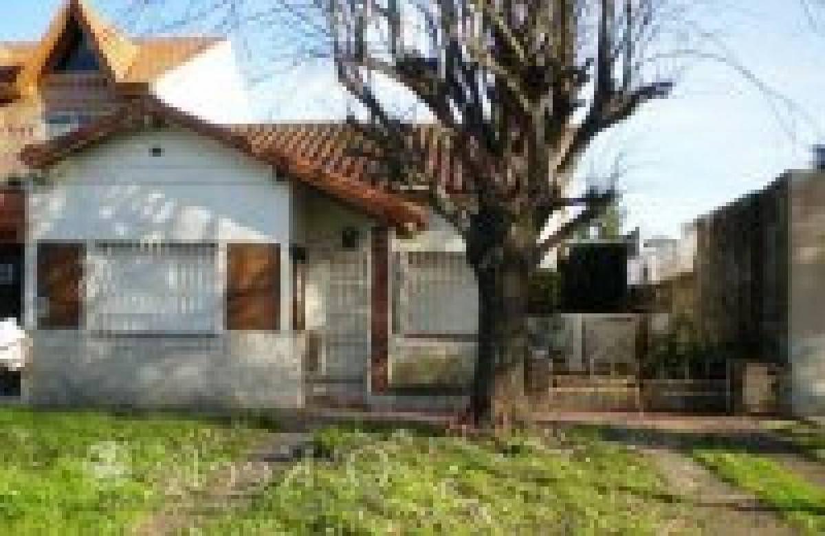 2 bedrooms House in Quilmes, Argentina No. 52339