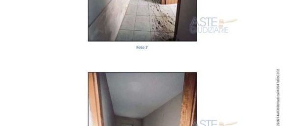 5 rooms Apartment in Belpasso, Italy No. 276969 6