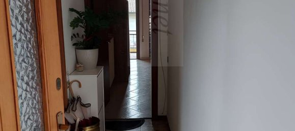 2-salle Appartement à Lavena Ponte Tresa, Italy No. 182597 6