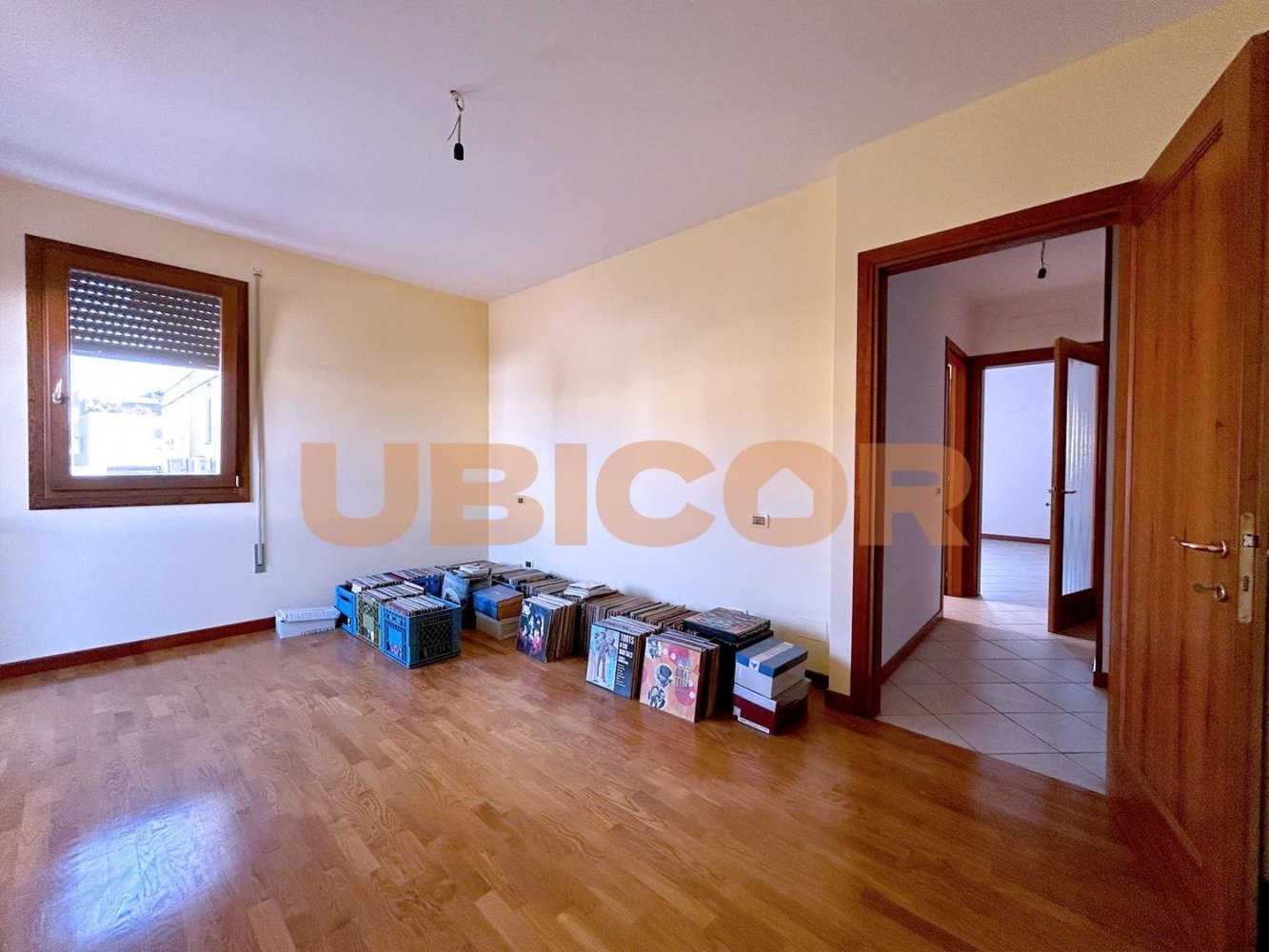 6 rooms Apartment in Albignasego, Italy No. 195493