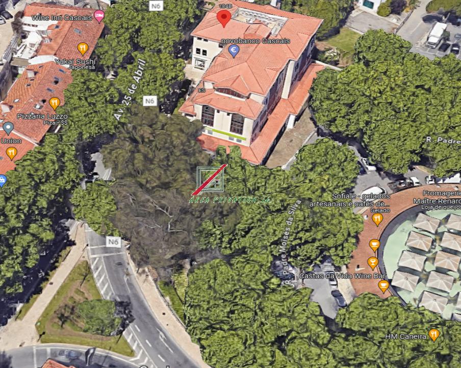 260m² Commercial property in Cascais, Portugal No. 65082