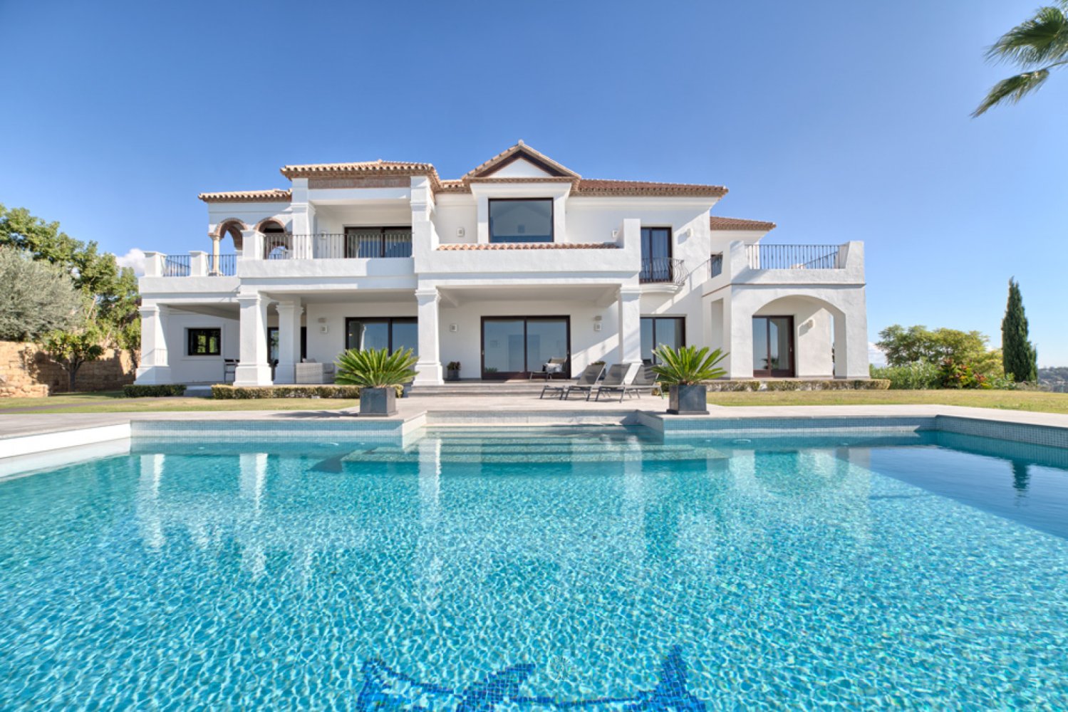 6 bedrooms Villa in Malaga, Spain No. 39353
