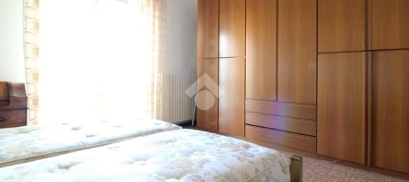 4 bedrooms Villa in Pavia, Italy No. 60326 27