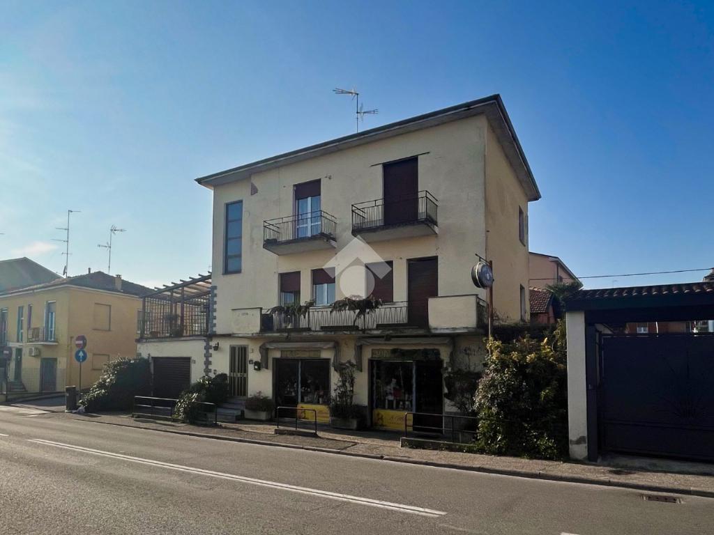 4 bedrooms Villa in Pavia, Italy No. 60326