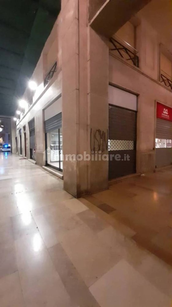 Propiedad comercial de 1 habitación en Mantua, Italy No. 346624