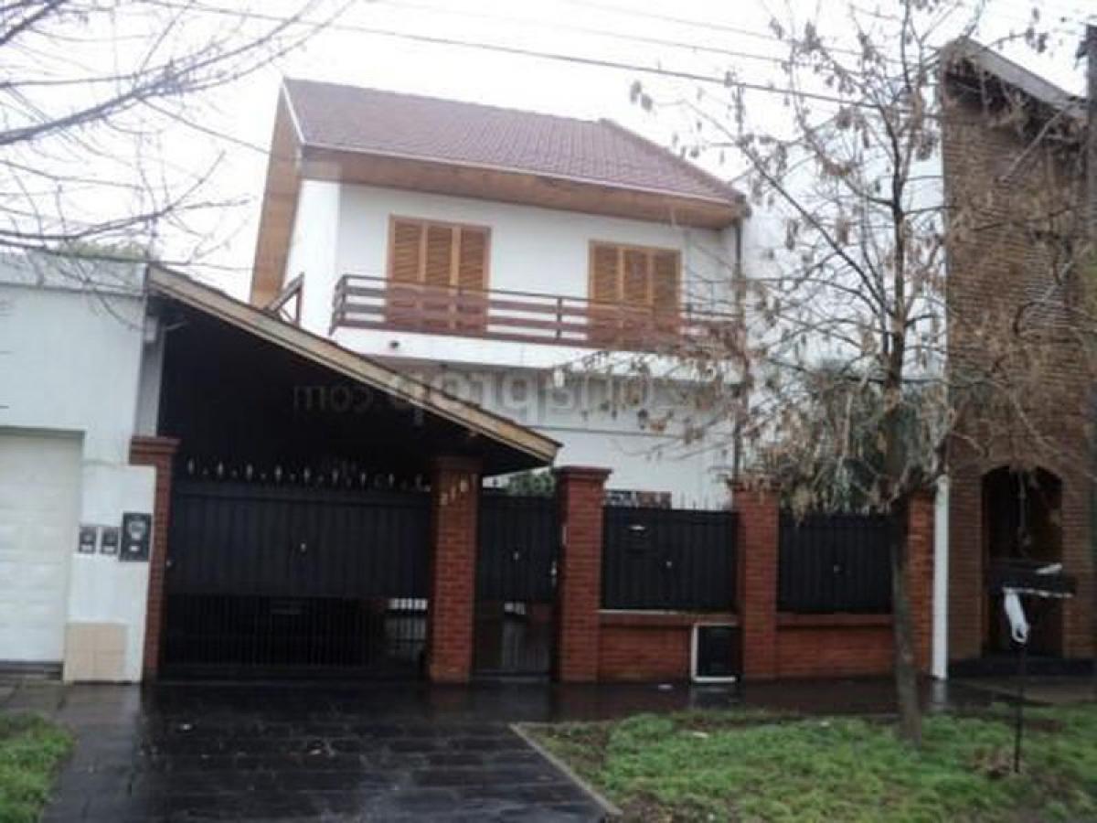 4 bedrooms House in Merlo, Argentina No. 62191