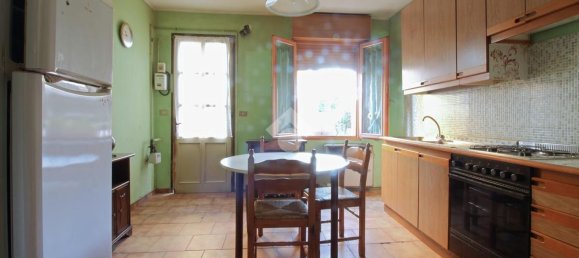 3 rooms Castles in Rio Saliceto, Italy No. 90287 5