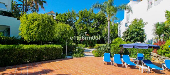 Apartamento de 2 dormitorios en Marbella, Spain No. 104390 2