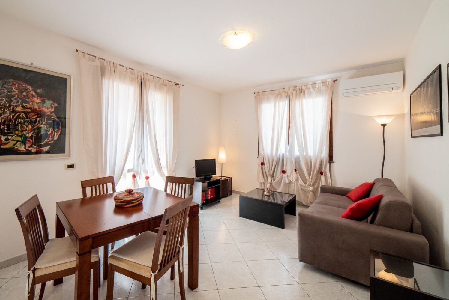 5 rooms House in Viareggio, Italy No. 42548