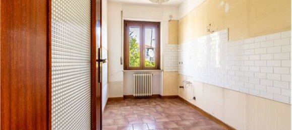 4 bedrooms House in Vigliano Biellese, Italy No. 279259 14