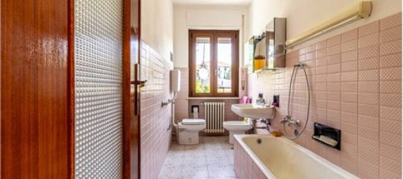 4 bedrooms House in Vigliano Biellese, Italy No. 279259 16