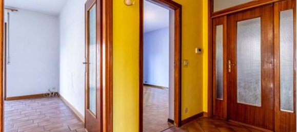 4 bedrooms House in Vigliano Biellese, Italy No. 279259 7