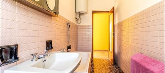 4 bedrooms House in Vigliano Biellese, Italy No. 279259 39