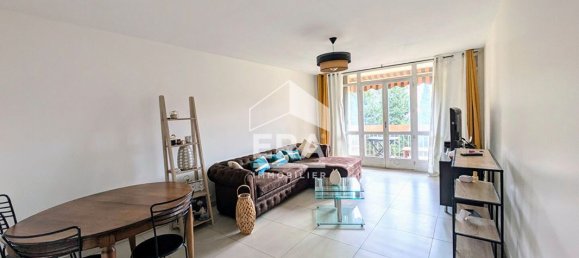 Apartamento de 2 dormitorios en Marseille, France No. 327423 4
