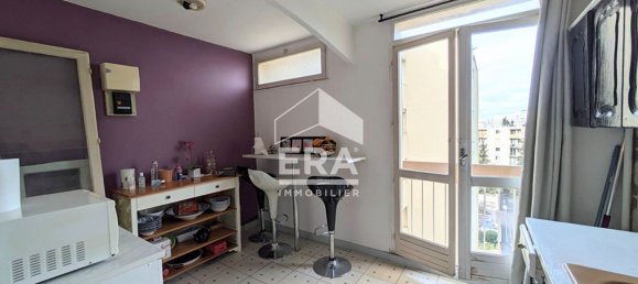 Apartamento de 2 dormitorios en Marseille, France No. 327423 5